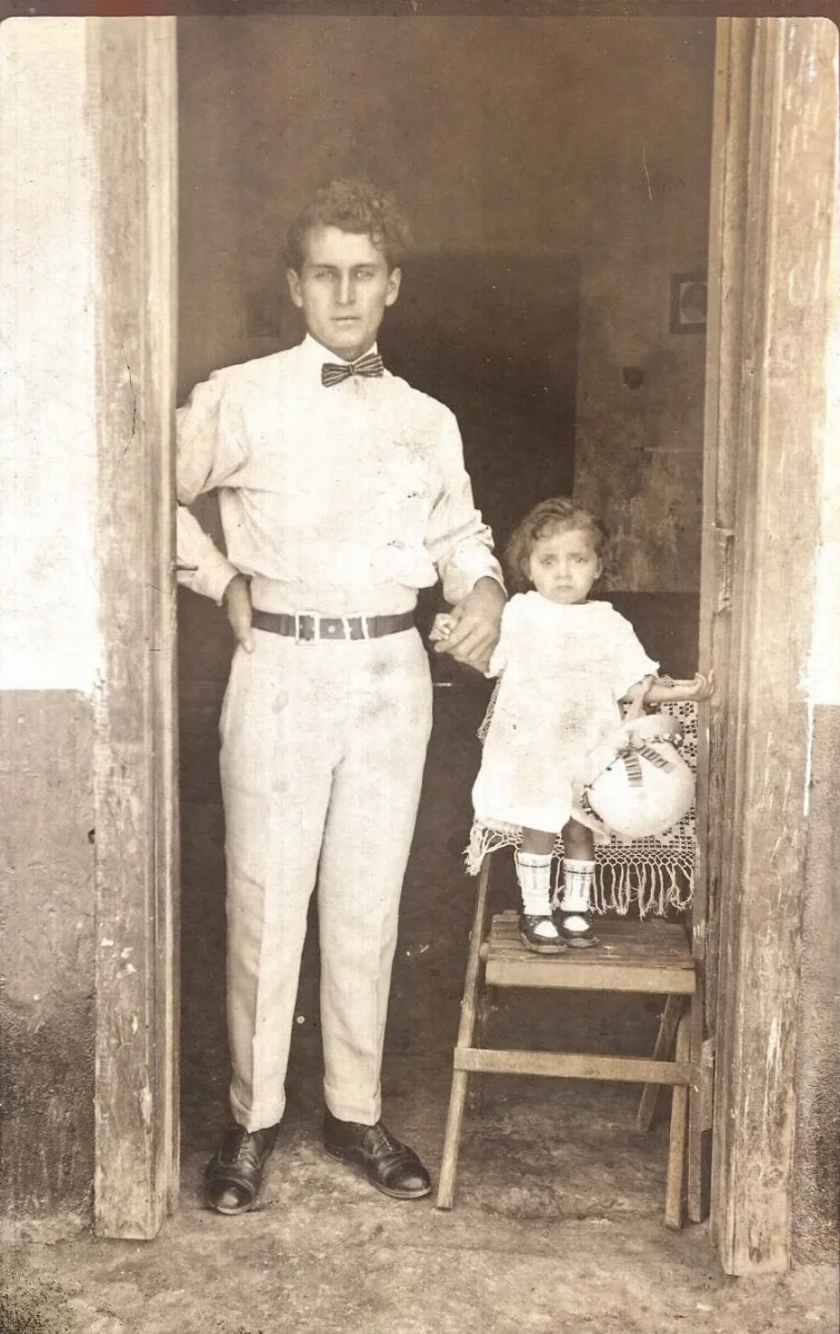 Padre e hija en 1925 — 1925 | Chile de Ayer