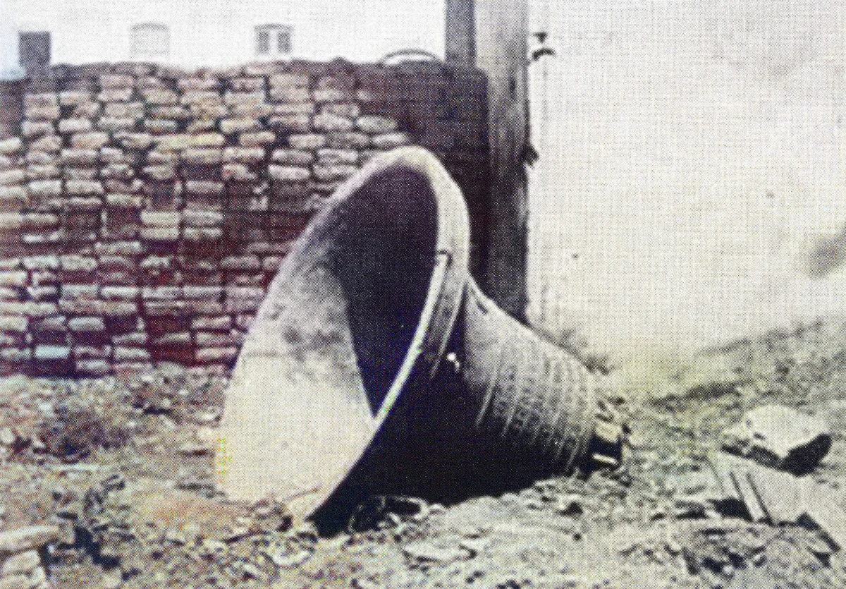 Campana del Templo de la Compañía de Jesús, 1863 — Ex Congreso Nacional — 1863 | Chile de Ayer