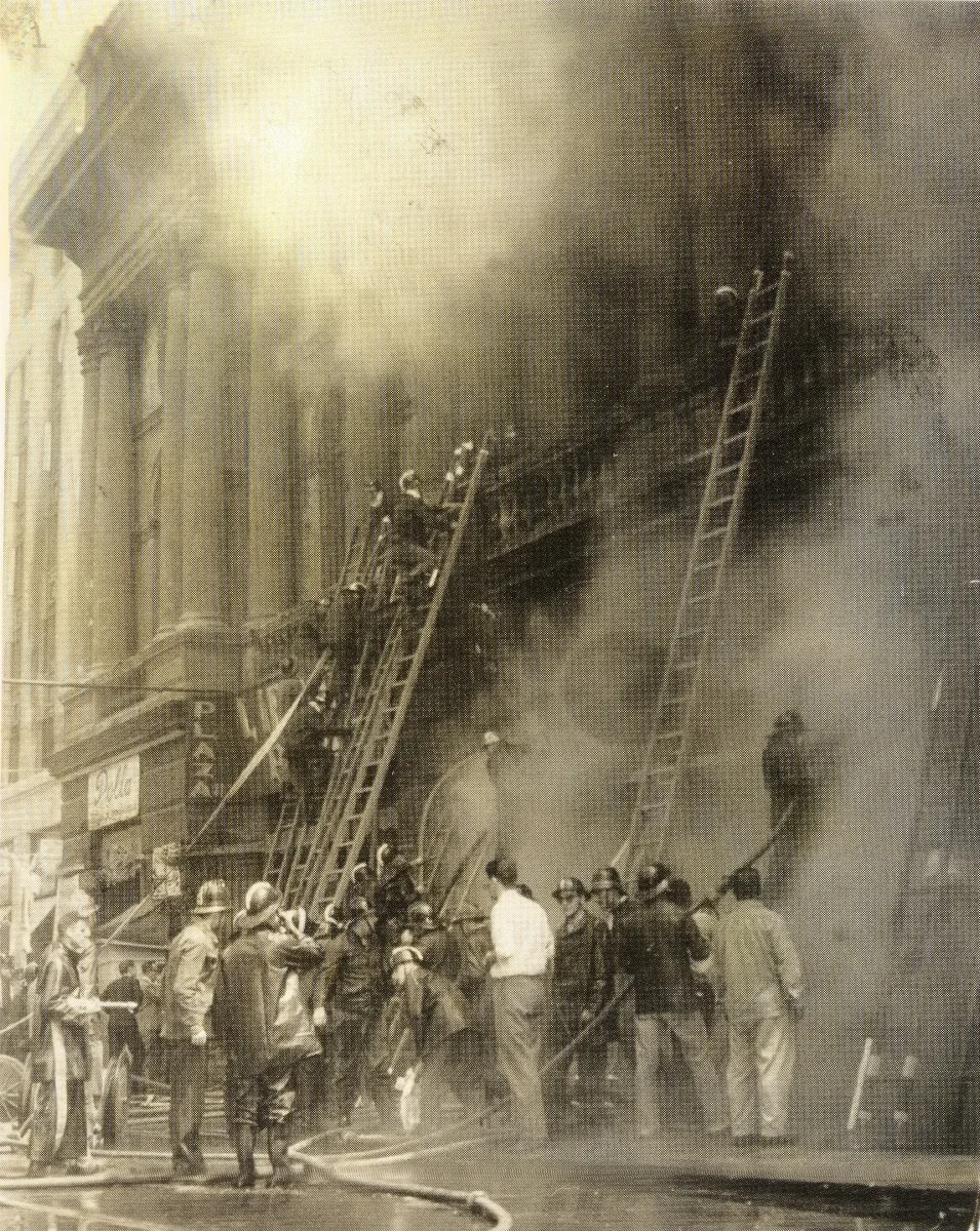 incendio Santiago Centro, 1961 — Plaza de Armas de Santiago — 1961 | Chile de Ayer