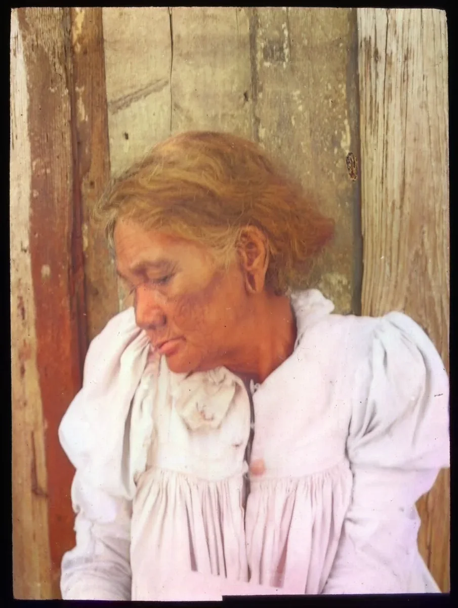 An Old Woman Of Easter Island With Dilated Ear-Lobe, Oc,G.T.1579, Mana Expedition to Easter Island, British Museum — Isla de Pascua — 1914 | Chile de Ayer