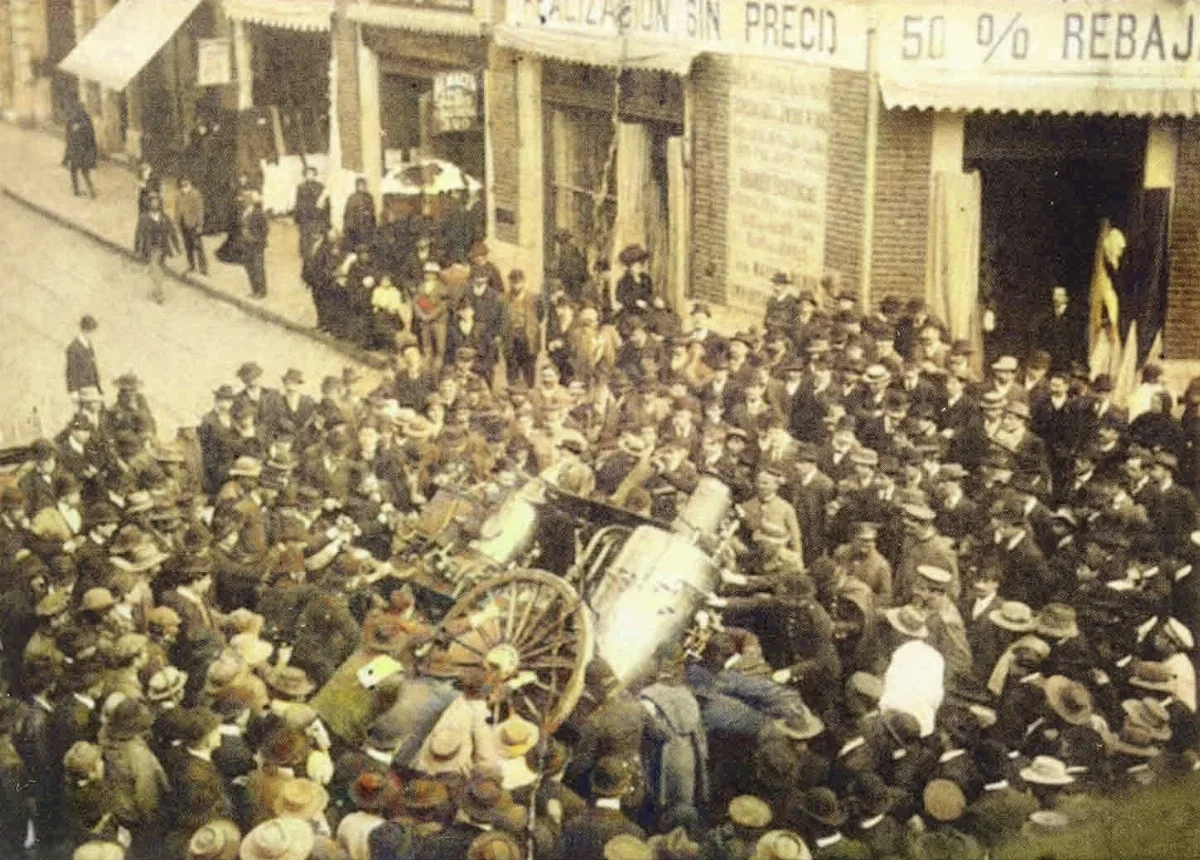 Volcamiento Bomba Vapor Siglo XX — Santiago Centro — 1925 | Chile de Ayer