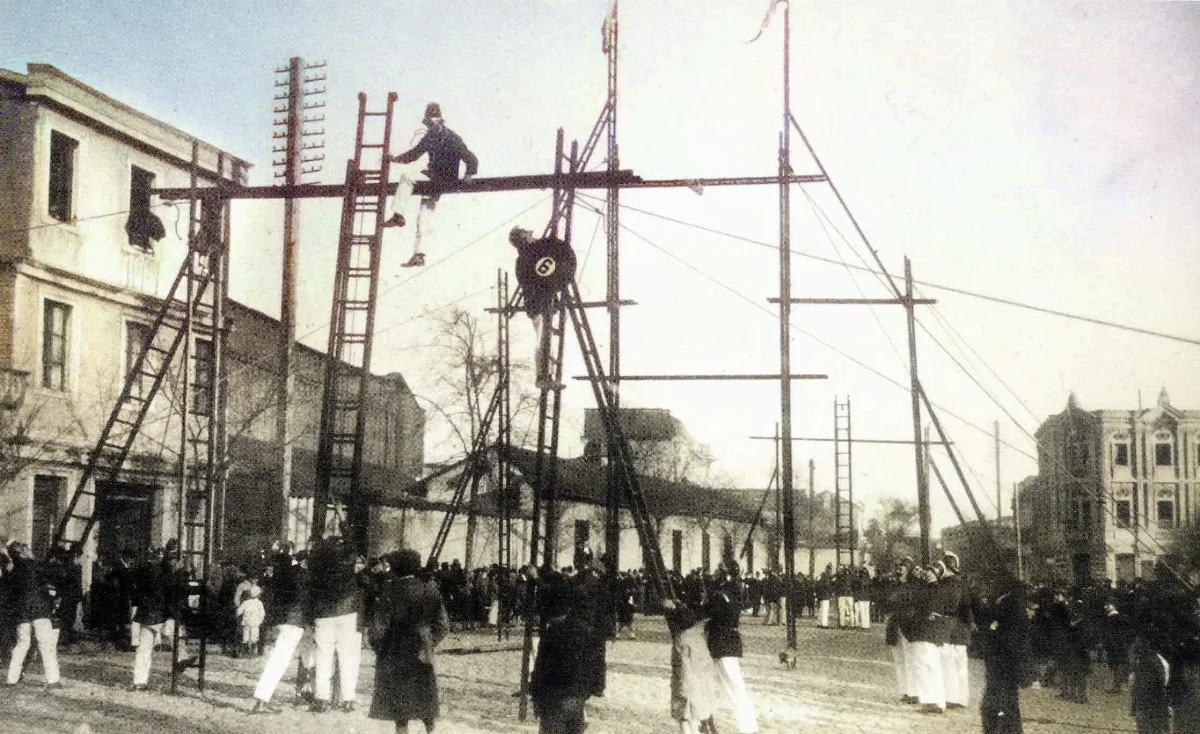Ejercicios de Bomberos 1921 — Barrio Brasil — 1921 | Chile de Ayer