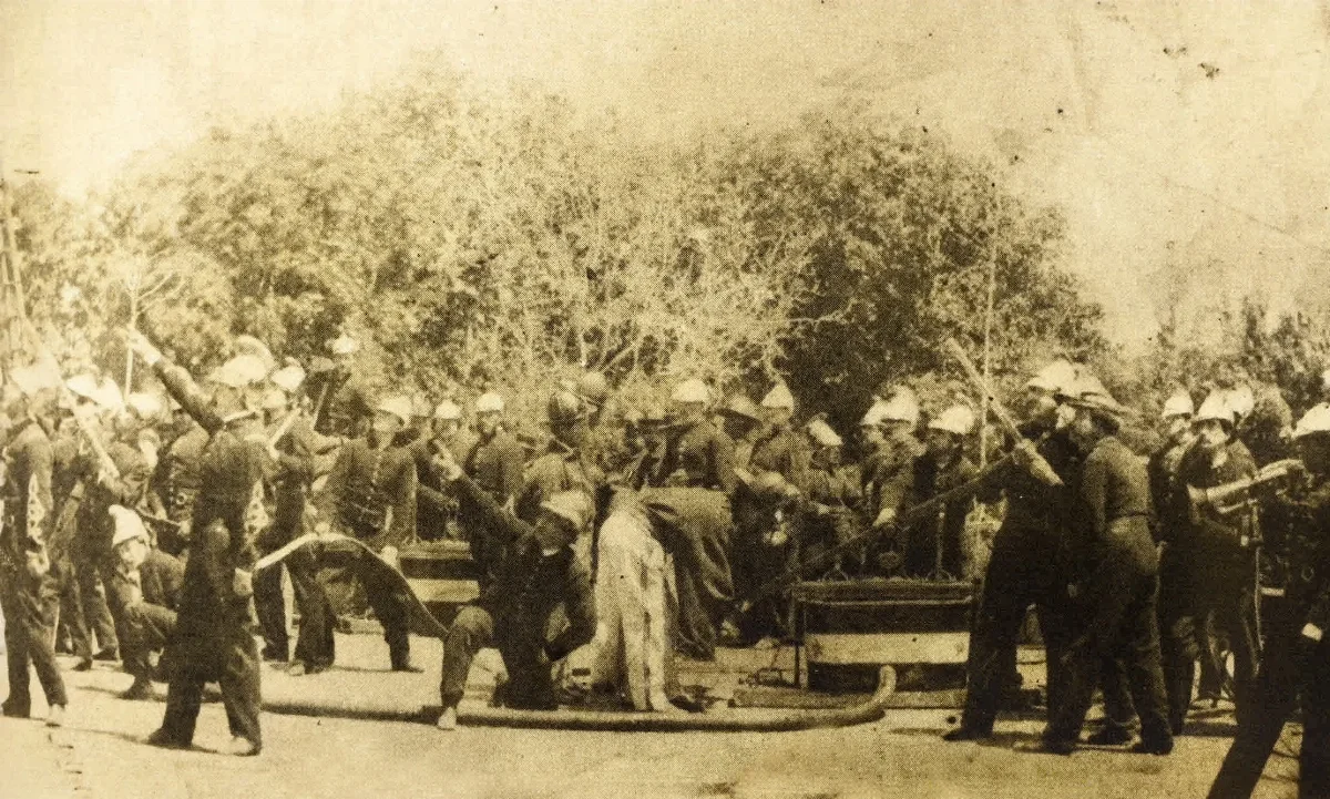 Ejercicio de Bomberos 1869 — Santiago Centro — 1869 | Chile de Ayer