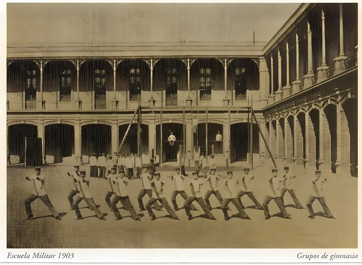 Ejércitodechile-álbumgráfico-1910-escmil003 — 1910 | Chile de Ayer
