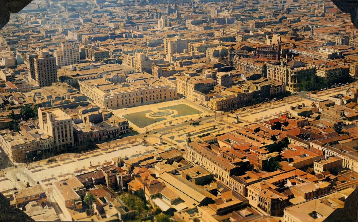 Palacio de la Moneda, 1931 — Plaza Bulnes — 1930 | Chile de Ayer