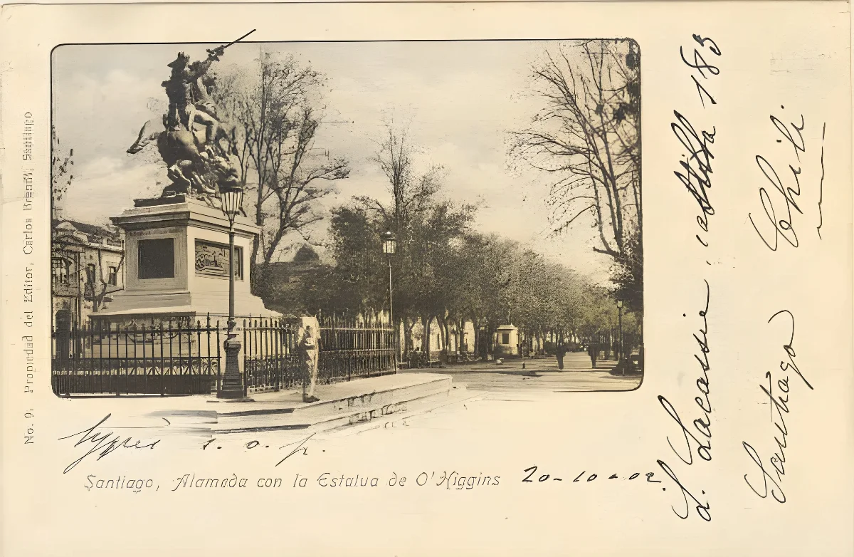 Alameda de Santiago con la estatua de O'Higgins — aprox. 1900–1930 | Chile de Ayer