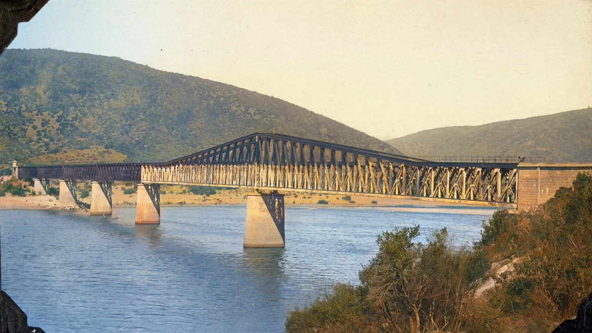 Rio Maule en 1925 — Puente Ferroviario sobre el Río Maule — 1925 | Chile de Ayer