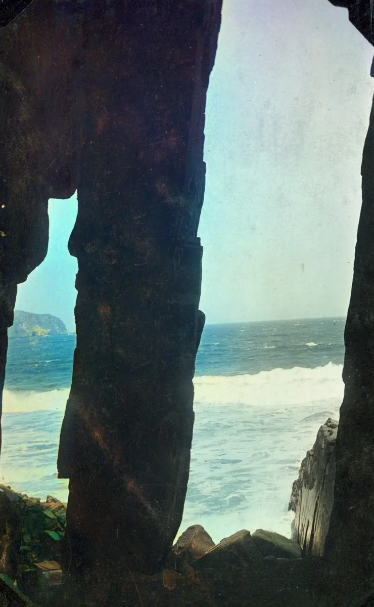 Constitución en 1925 — Piedra de las Ventanas — 1925 | Chile de Ayer