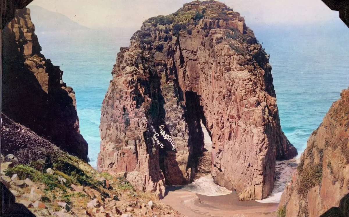 Constitución en 1925 — Piedra de la Iglesia — 1925 | Chile de Ayer