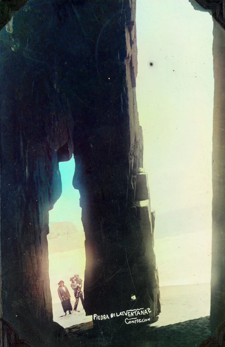Constitución en 1925 — Piedra de las Ventanas — 1925 | Chile de Ayer
