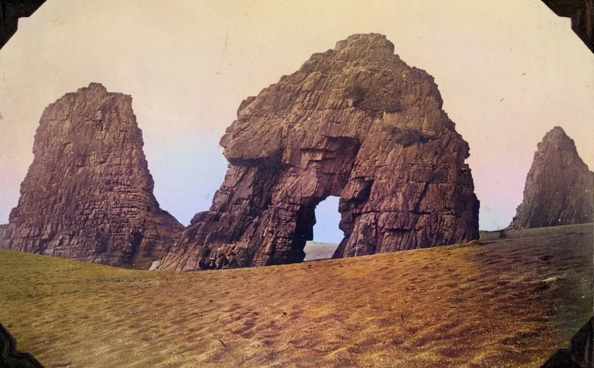 Constitución en 1925 — Piedra de la Iglesia — 1925 | Chile de Ayer