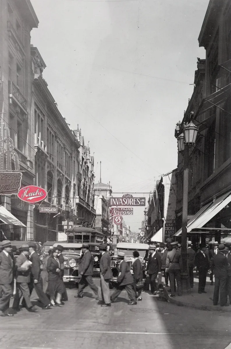 Calle Ahumada C.a 1930 — 1930 | Chile de Ayer