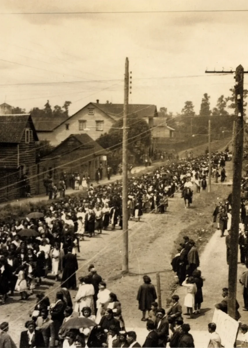 Procesión de San Sebastián — Calle O'Higgins — 1942 | Chile de Ayer