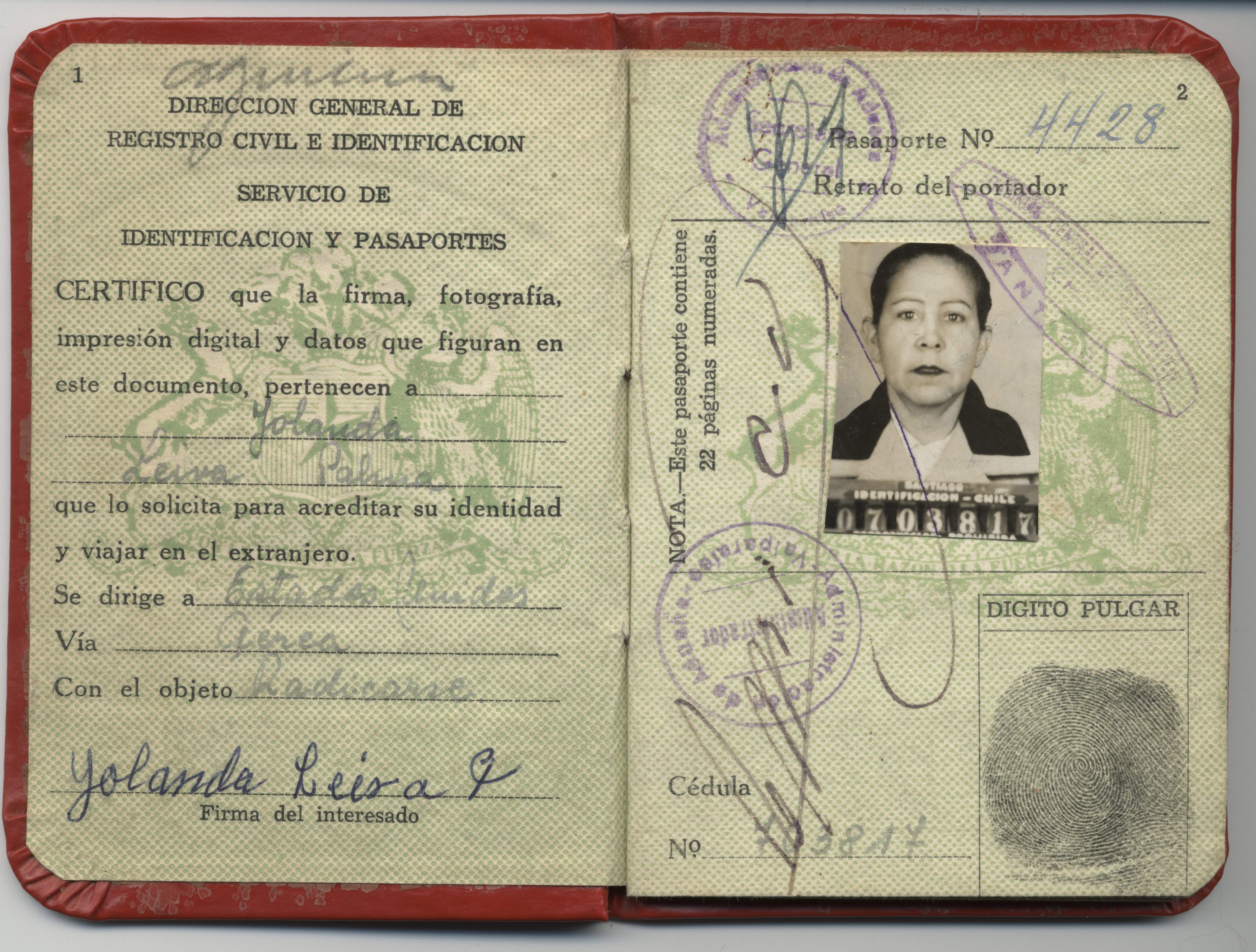 Pasaporte de Yolanda Rosa Leiva Palma — Calle Larga — 1957 | Chile de Ayer