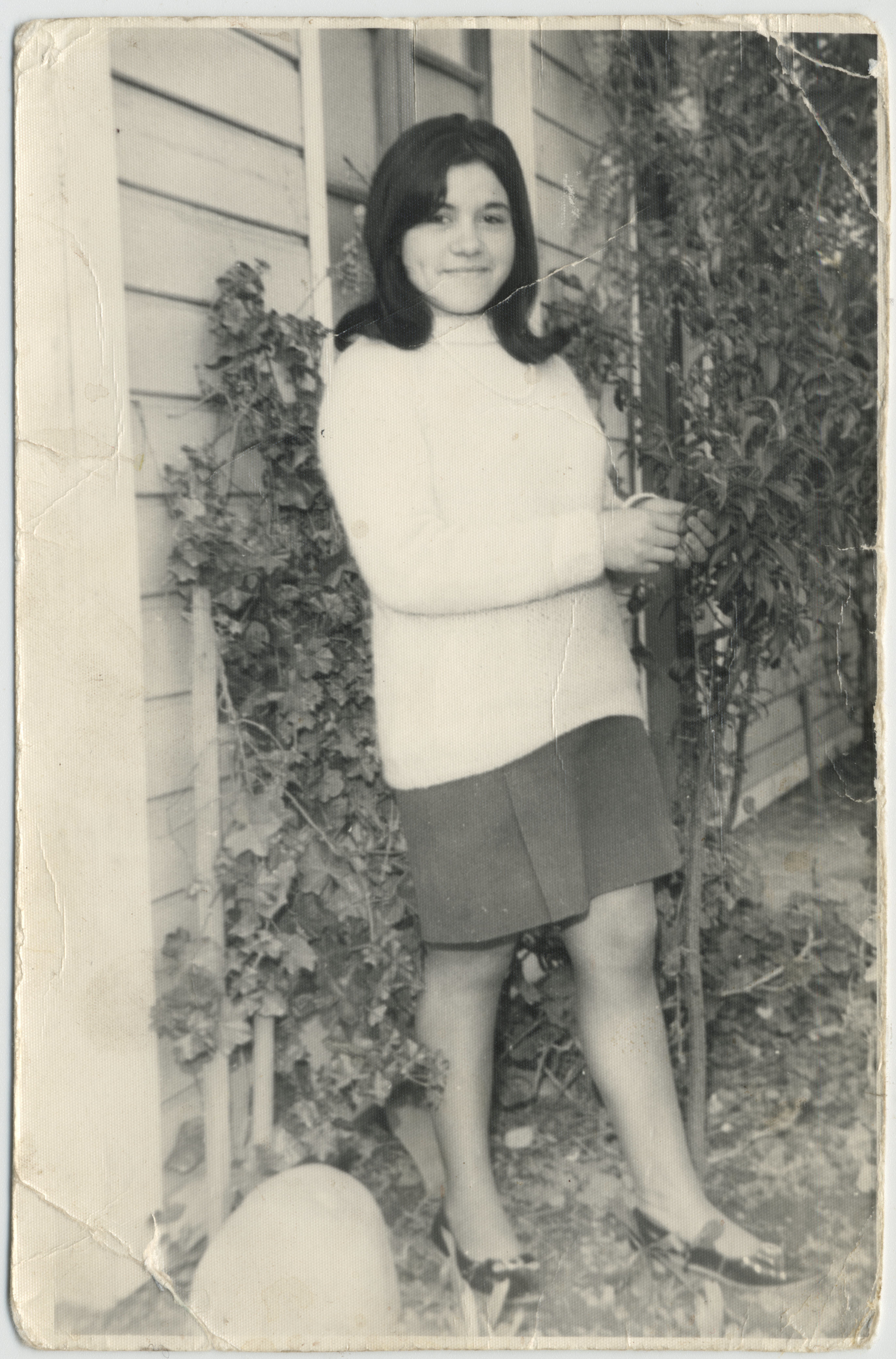 Anita María López Olivares en su casa — Calle Larga — 1967 | Chile de Ayer
