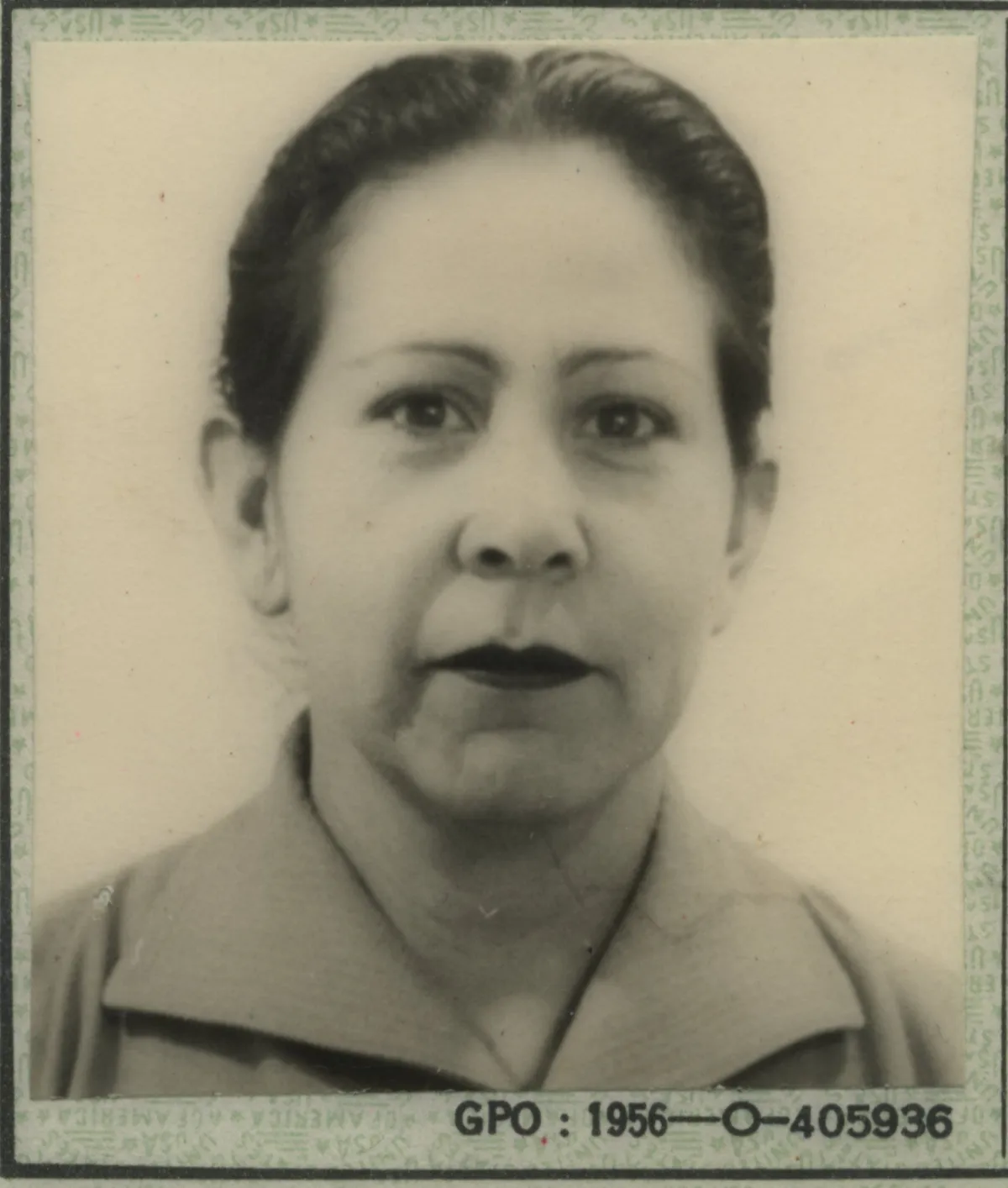 Fotocarnet de Yolanda Leiva Palma — Calle Larga — 1957 | Chile de Ayer