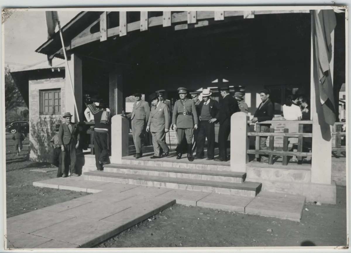 Autoridades en inauguración del complejo de Hacienda San Vicente — Calle Larga — 1953 | Chile de Ayer