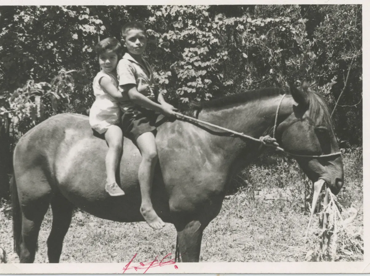 Niños montando a caballo — Pocuro — 1967 | Chile de Ayer