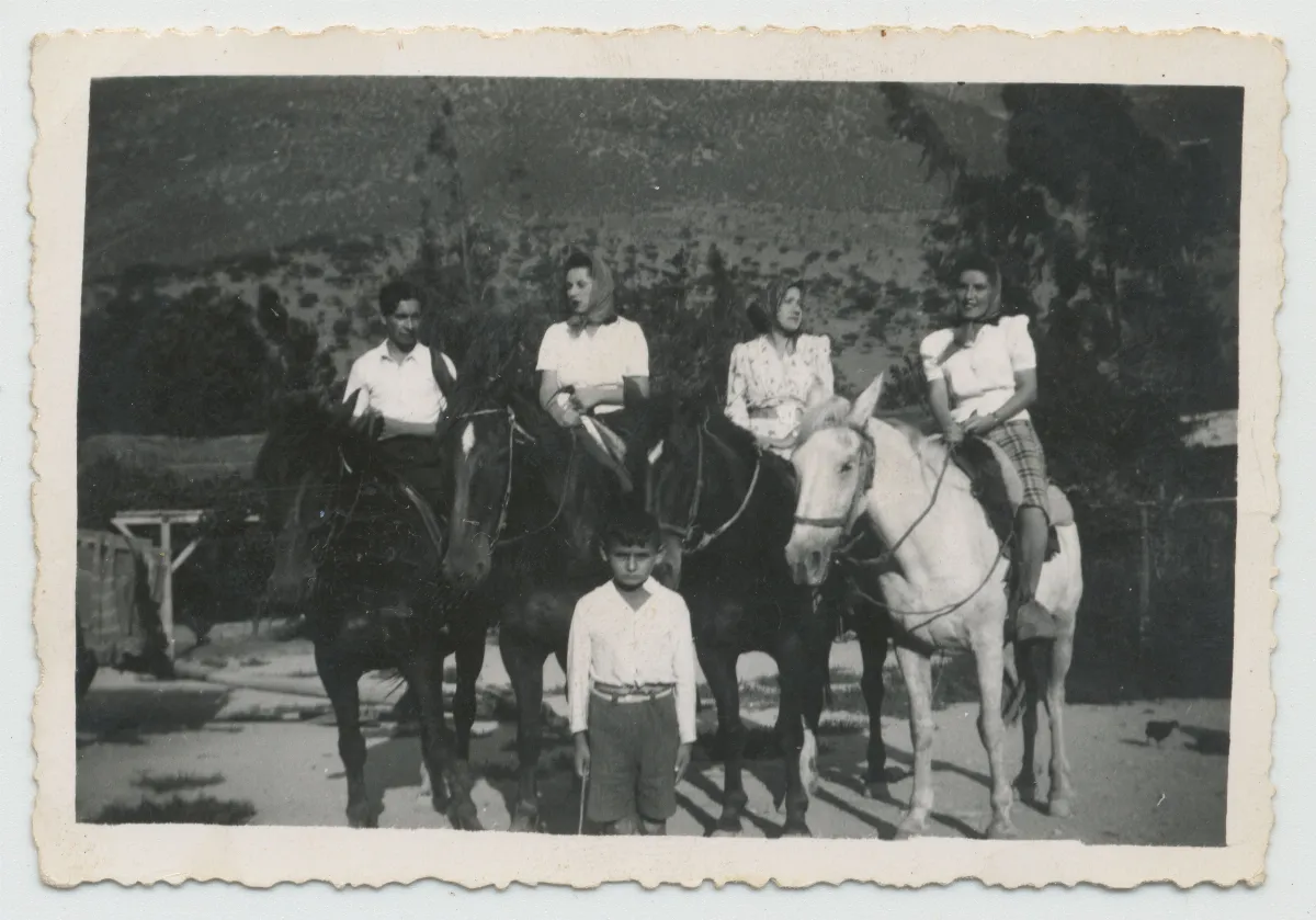 Paseo a caballo — Calle Larga — 1925 | Chile de Ayer