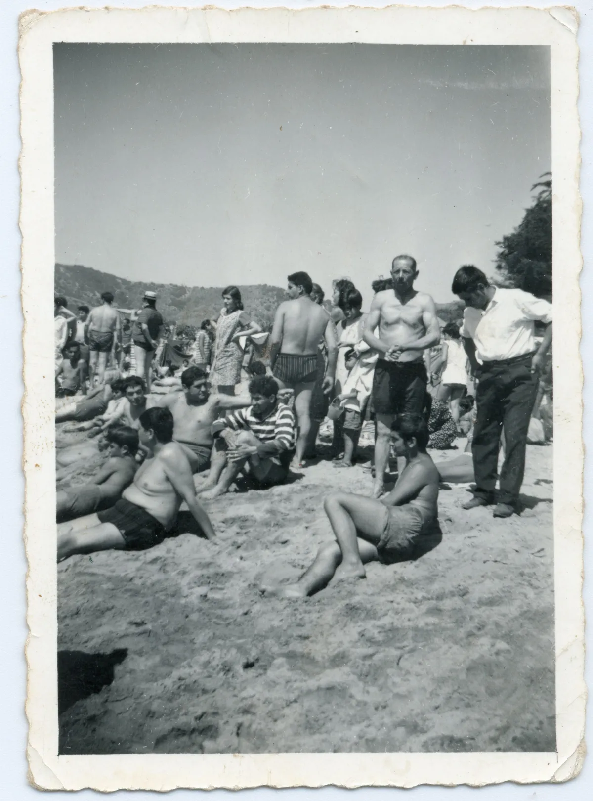 Paseo a la playa Familia Salinas — 1970 | Chile de Ayer