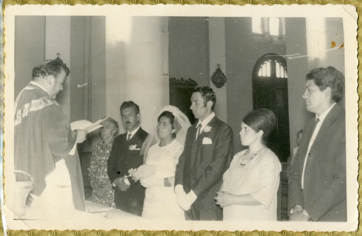 Ceremonia religiosa de matrimonio — aprox. 1960 | Chile de Ayer