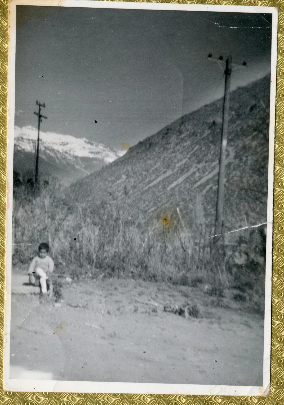 Niño jugando — aprox. 1960 | Chile de Ayer