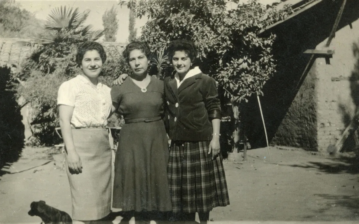 Mujeres en casa de Pocuro — Pocuro — aprox. 1960 | Chile de Ayer