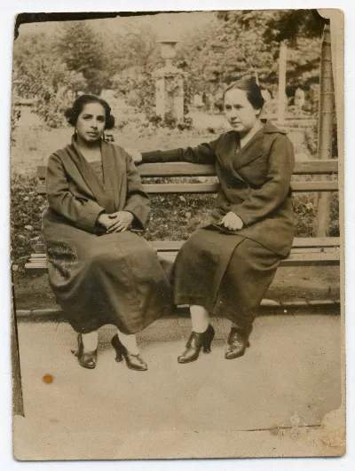 Filomena Arevalo y amiga — Los Andes — 1937 | Chile de Ayer