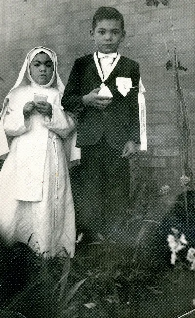 Primera Comunión, hermanos con libros de oración — Calle Larga — 1952 | Chile de Ayer