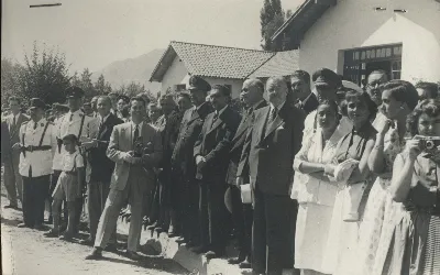 Acto de donación de maquinaria IAPB con autoridades y público en Calle Larga — Calle Larga — 1954 | Chile de Ayer