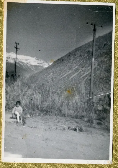 Niño jugando — aprox. 1960 | Chile de Ayer