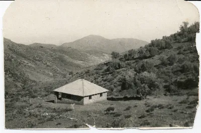 Chalé en la cordillera de San Vicente — Calle Larga — 1940 | Chile de Ayer