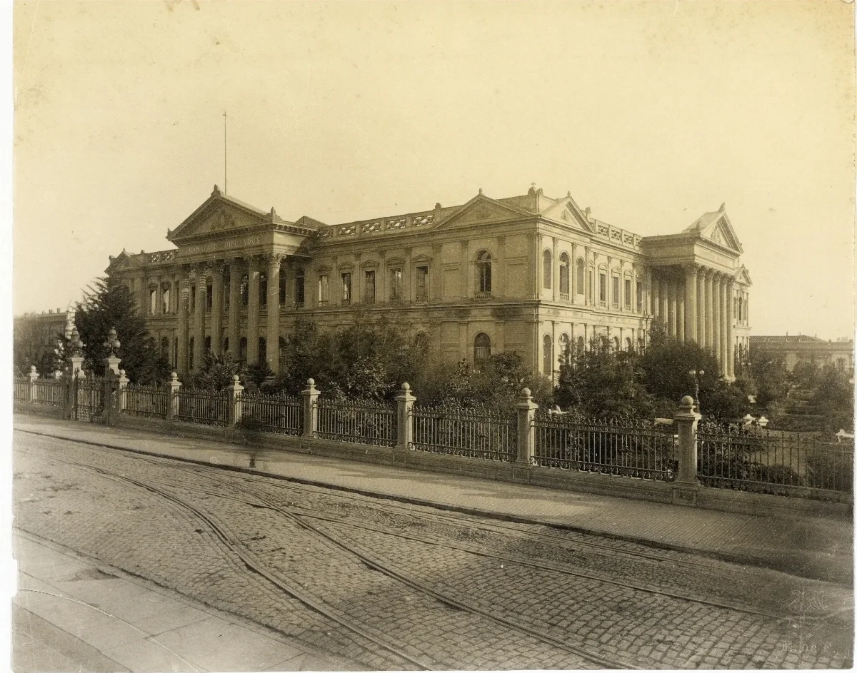 Edificio del Congreso Nacional desde calle Bandera, ca. 1904 — Ex Congreso Nacional — 1904 | Chile de Ayer