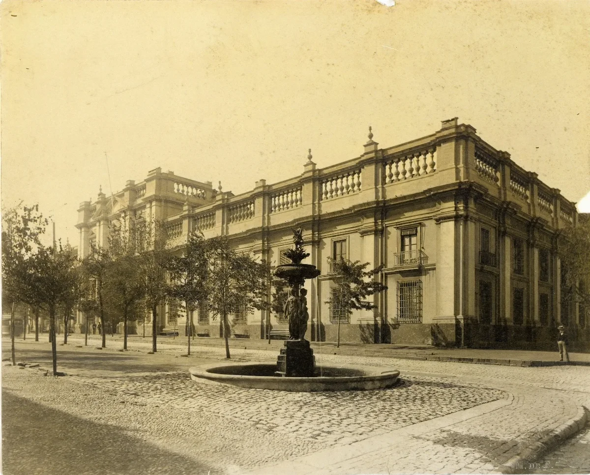 Palacio de La Moneda, Santiago, ca. 1904 — Palacio de La Moneda — 1904 | Chile de Ayer