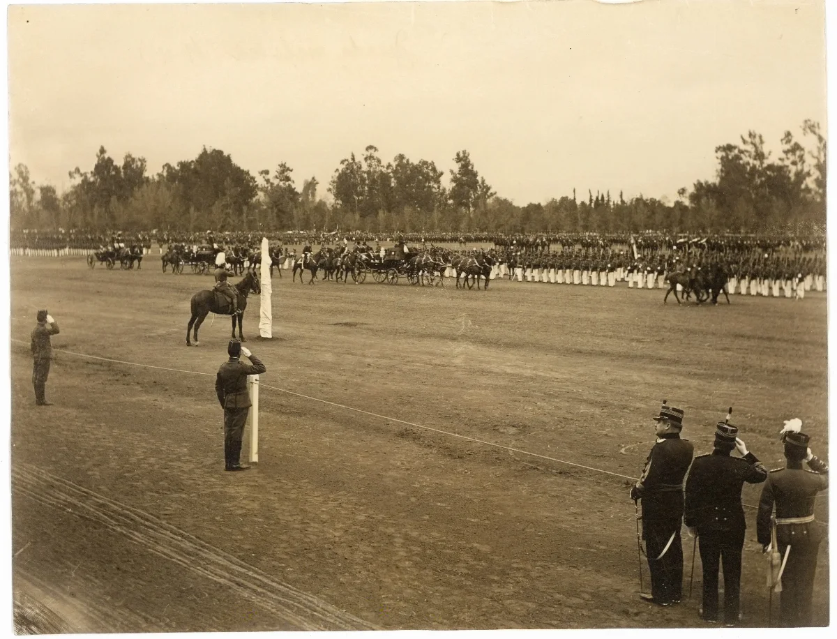 Tropas en Parada Militar, Parque Cousiño, ca. 1904 — Parque O'Higgins — 1904 | Chile de Ayer