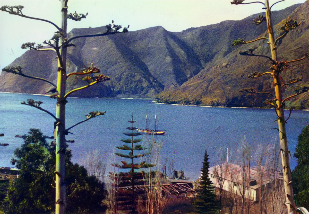 Isla Robinson Crusoe, 1938 — Bahía Cumberland — 1938 | Chile de Ayer