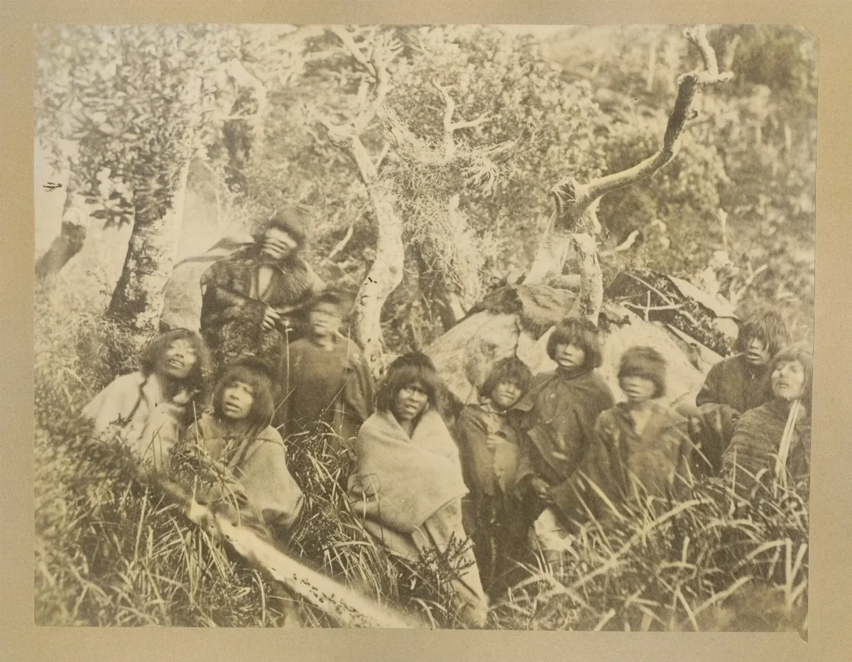 Grupo de patagones, ca. 1894 — 1894 | Chile de Ayer