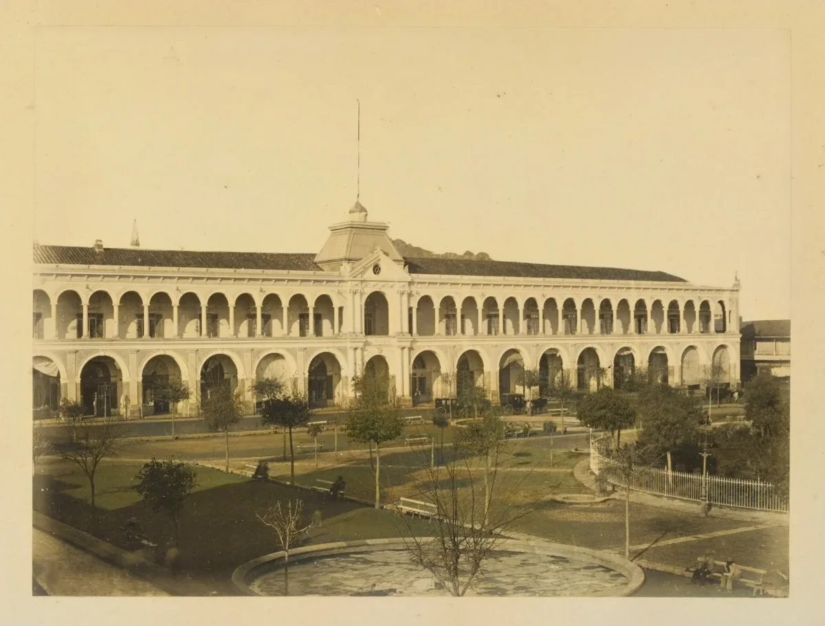 Portal Mac Clure, Plaza Mayor de Santiago, 1868 — 1865 | Chile de Ayer