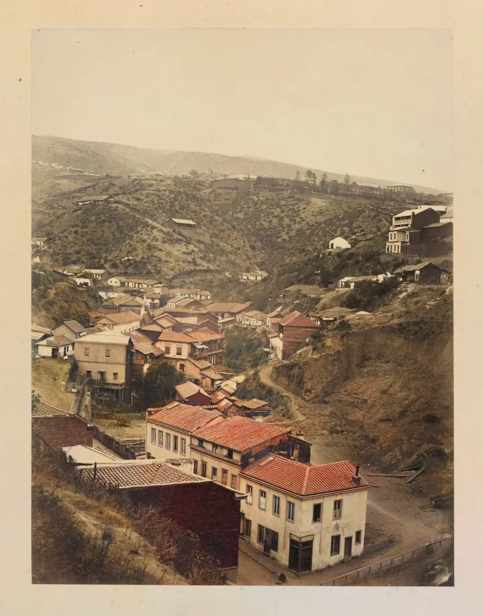 Casas en Cerros de Valparaíso, 1868 — 1865 | Chile de Ayer