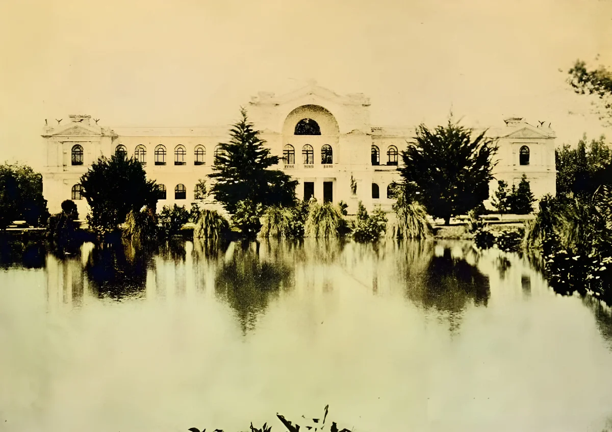 Museo Nacional de Historia Natural en 1901 — Museo Nacional de Historia Natural — 1901 | Chile de Ayer