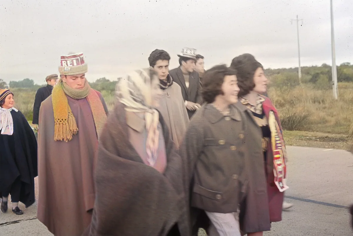 Marcha de la Patria Joven campaña presidencial Eduardo Frei Montalva, 1964 — 1964 | Chile de Ayer