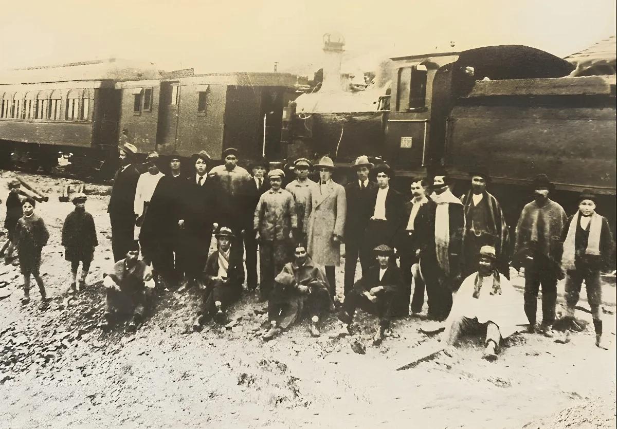 Tren en estación de Pichilemu, 1926 — 1926 | Chile de Ayer