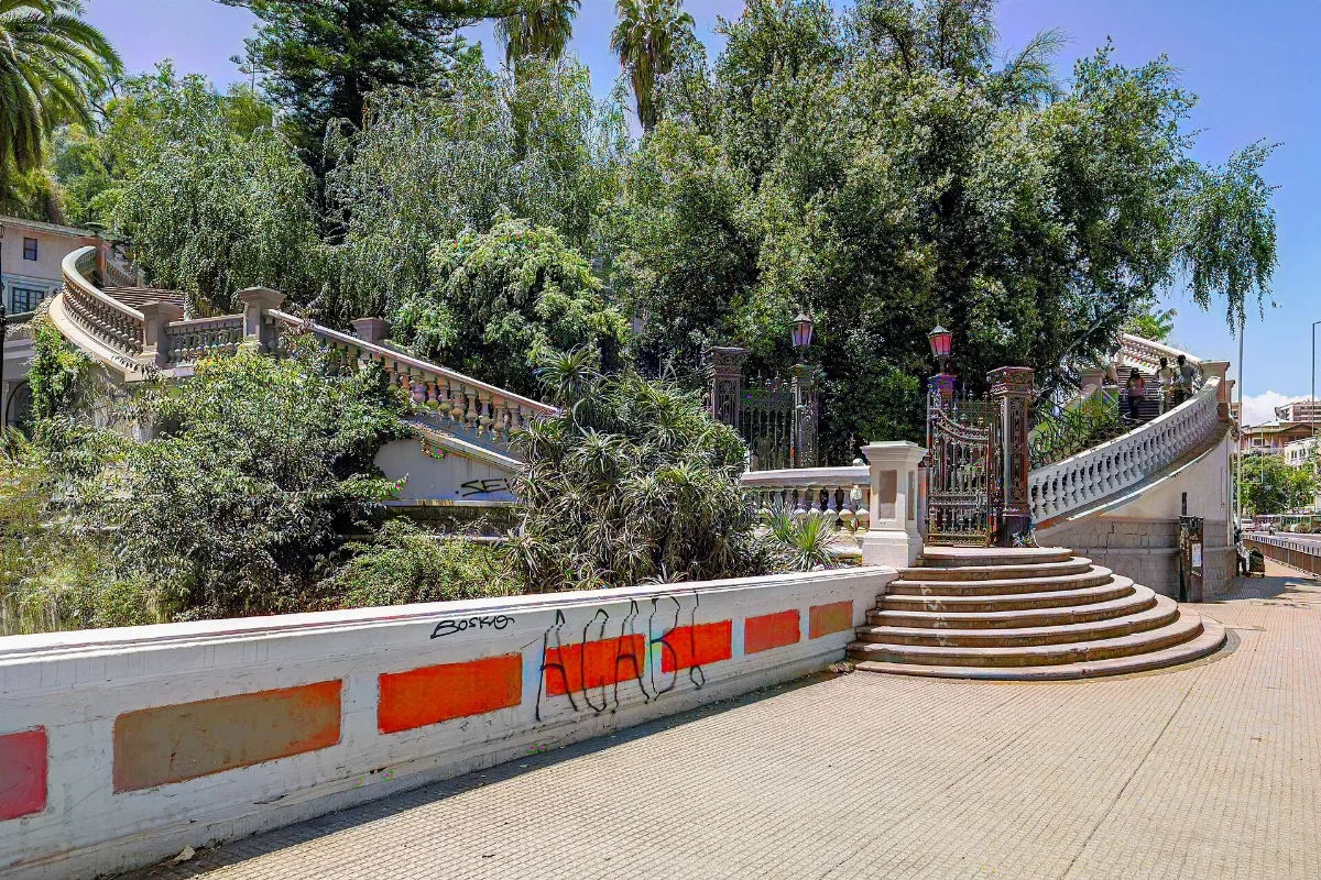 Entrada al Cerro Santa Lucía — aprox. 1880–1930 | Chile de Ayer