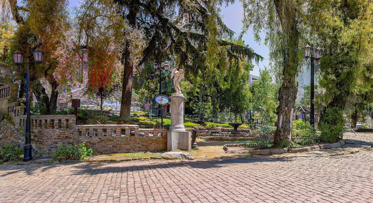 Primer jardín del Cerro Santa Lucía — aprox. 1880–1930 | Chile de Ayer