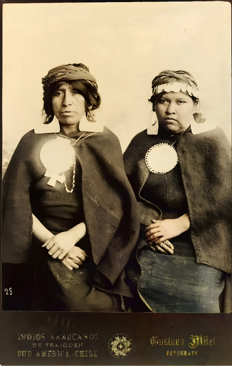 Mujeres Mapuches por Gustav Milet — Temuco — 1890 | Chile de Ayer