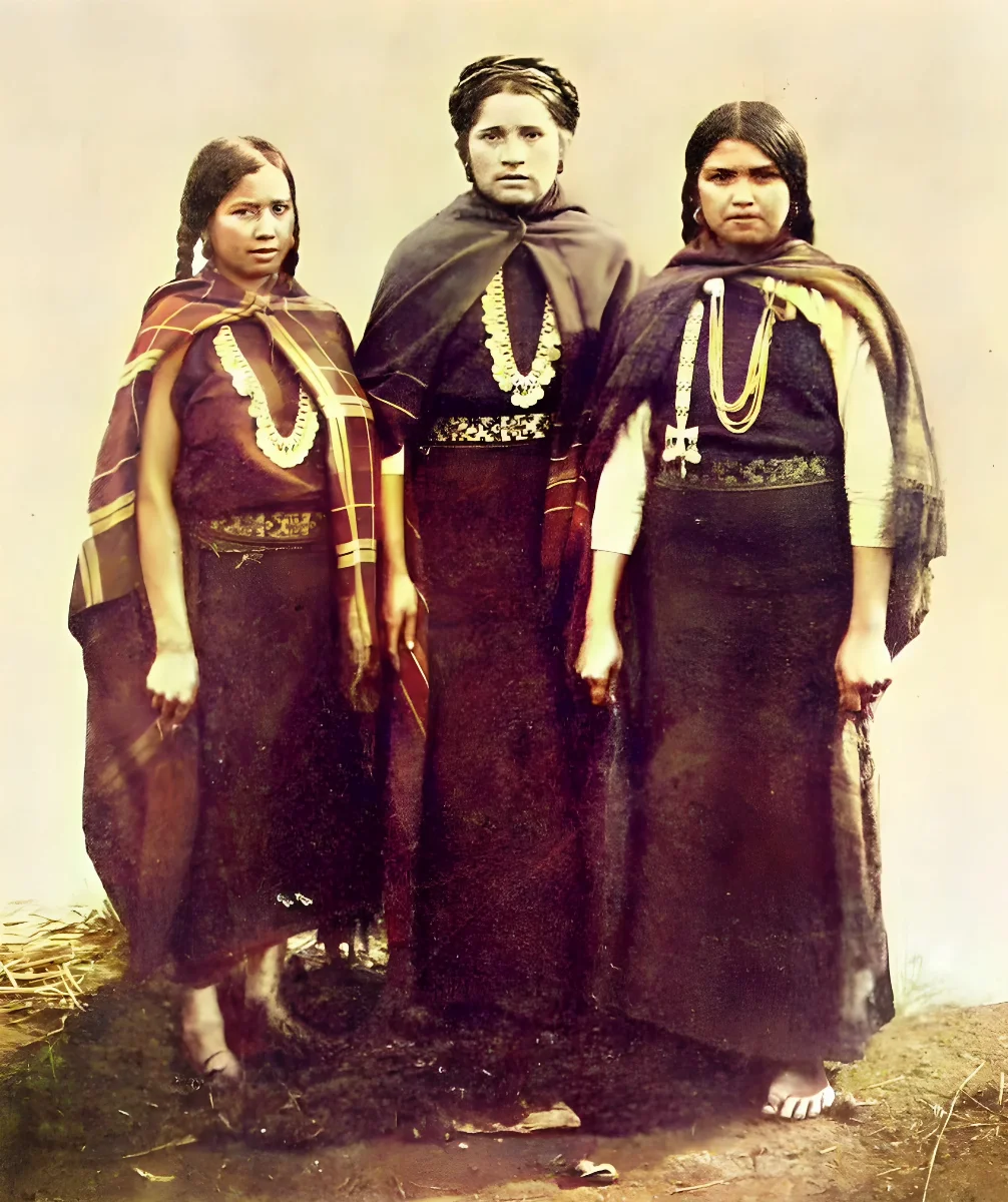 The three graces of Araucania — Temuco — 1904 | Chile de Ayer