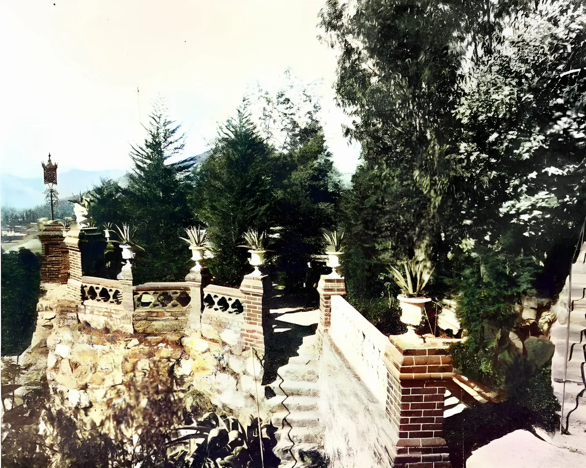 Ascenso pintoresco al Cerro Santa Lucía, Santiago — aprox. 1904–1930 | Chile de Ayer