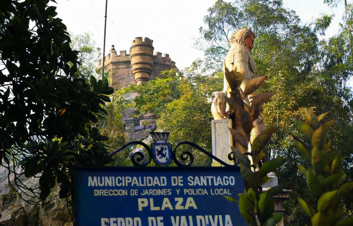 Plaza Pedro de Valdivia, Cerro Santa Lucía, Santiago — aprox. 1880–1930 | Chile de Ayer