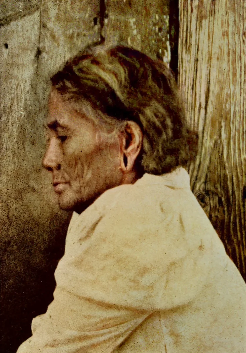 An Old Woman Of Easter Island With Dilated Ear-Lobe, The Mystery of Easter Island, published 1919 — Isla de Pascua — 1914 | Chile de Ayer