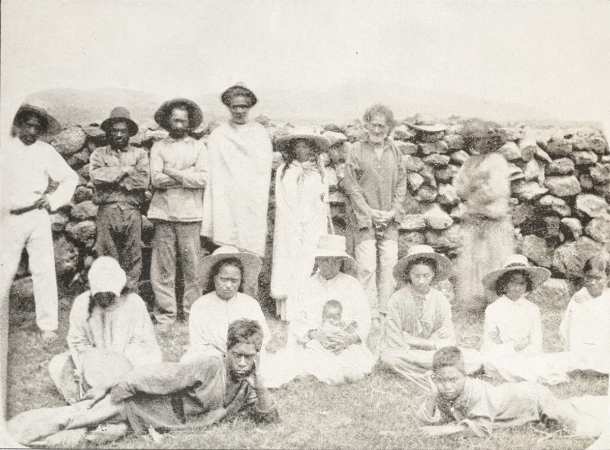 Natives Of Easter Island, Te Pito Te Henua, Or Easter Island by William J. Thomson, published 1891 — Isla de Pascua — 1891 | Chile de Ayer